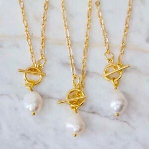 White Pearl Toggle Necklace